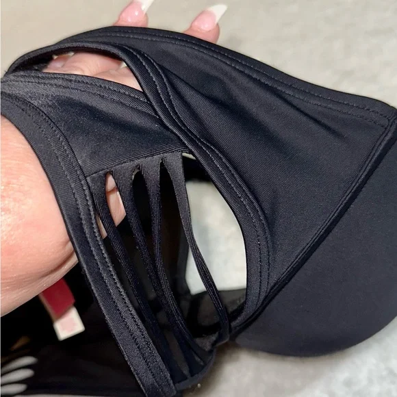 Victoria’s Secret size 34D push-up, black swimsuit top. Perfect condition🖤 - Picture 6 of 10